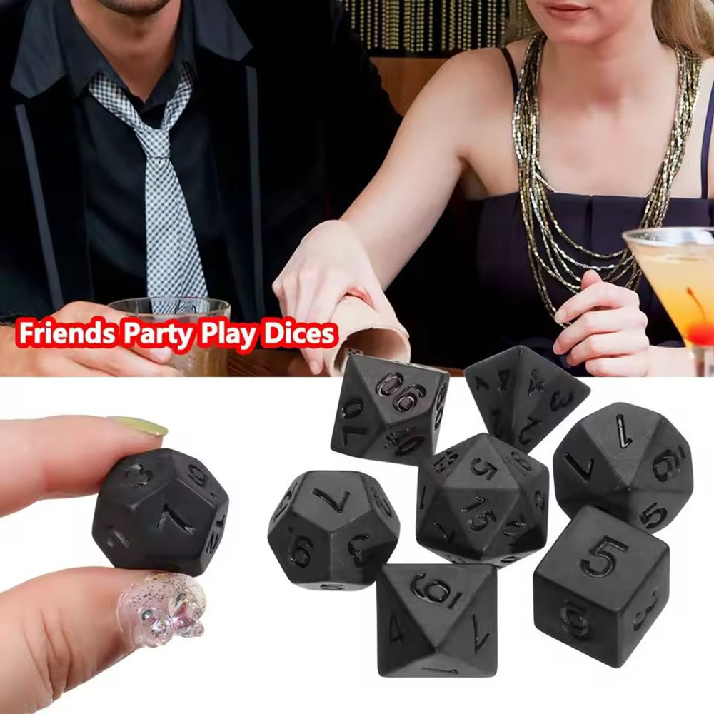 Board Game Font - 7 sztuk/zestaw Nowe czarne kości, wielościenne